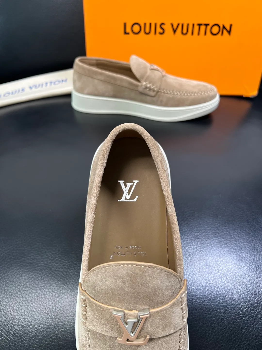 Men's shoes 💰740 Lv high quality top crafts Louis Vuitton, sports sneakers counter synchronization, uppers imported from Italy, high-quality splicing colorful complex crafts, imported mesh pads soft and comfortable, soles: original soles specially provided by the original factory, T men's shoes 💰U exclusive movable molded soles super comfortable, original factory single goods, code number 38-44 (customized 45)
